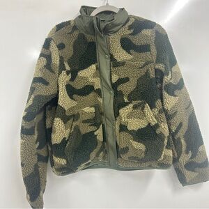Hollister Camo Fleece Jacket – Cozy Y2K Streetwear Style Sherpa